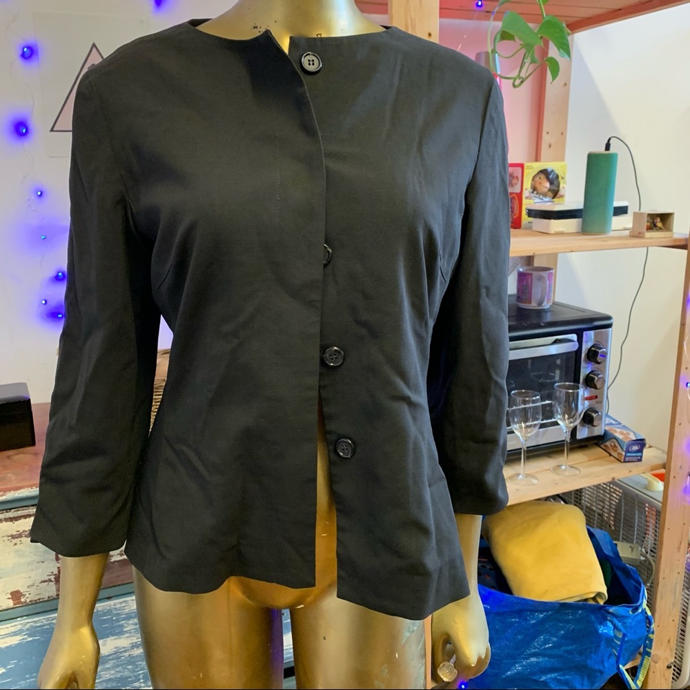 Black crop sleeve blazer